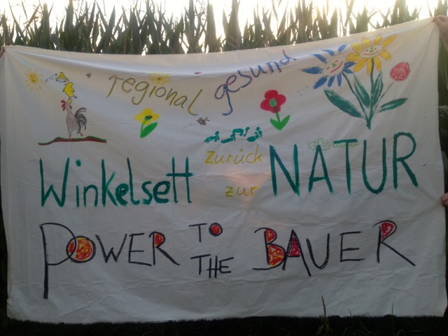 Banner "Power to the Bauer"